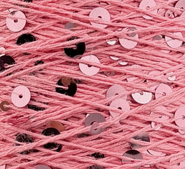 Art. Brillante 260 m / 100 g – Baumwolle mit Maxi-Pailletten col. Pfirsichrosa